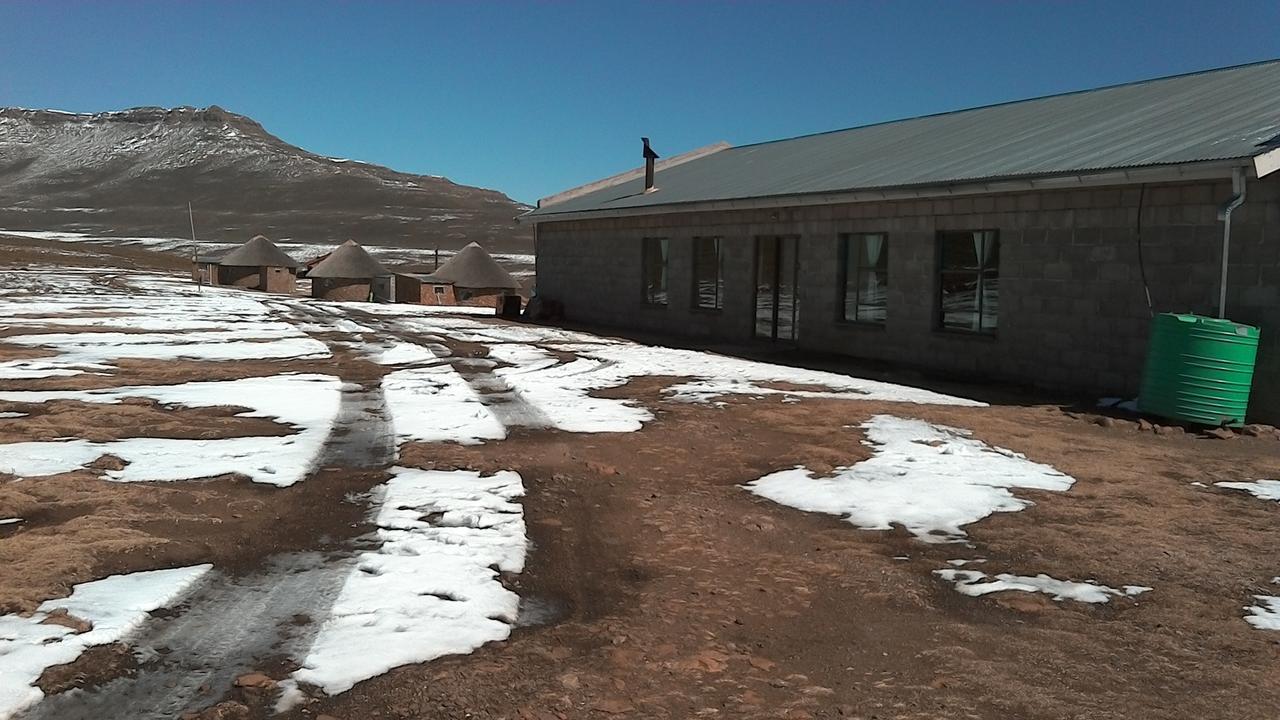 Sani Stone Lodge Mokhotlong Экстерьер фото